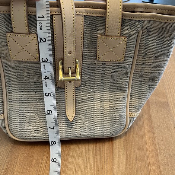 Vintage Dooney & Bourke Women's Purse Bag Beige Tan Plaid Leather Trim Chic Cute - Picture 14 of 16